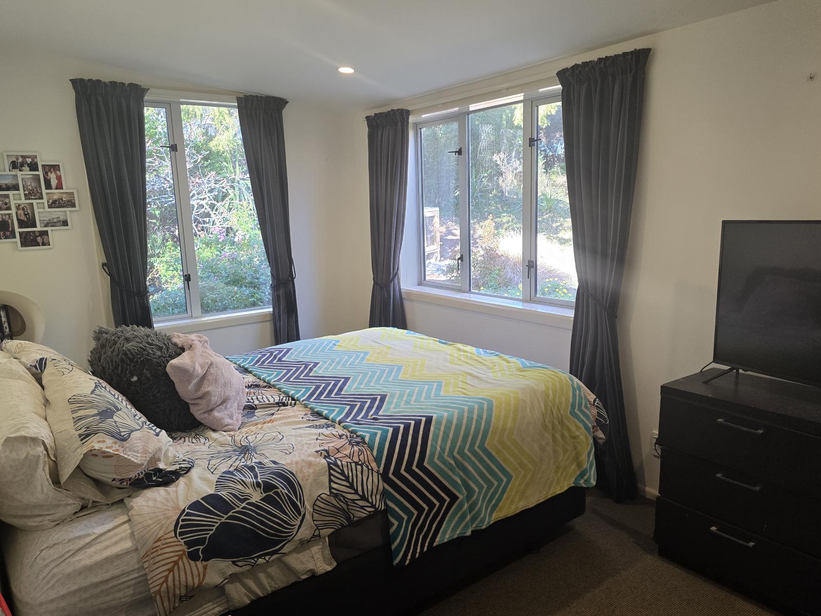 23-27 Campbell Street -    The Flying Pig, Duntroon
