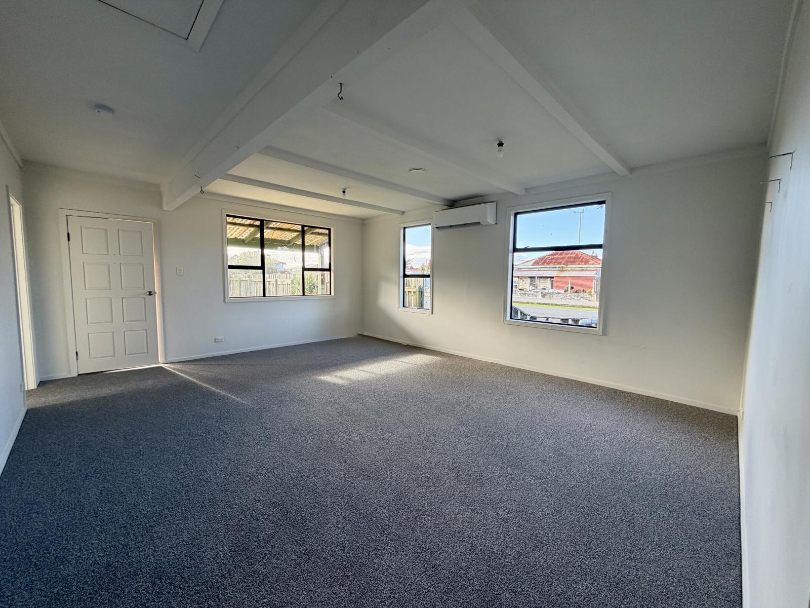 12 Russell Street, Westport