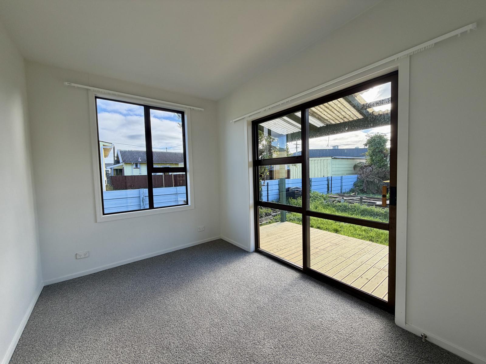12 Russell Street, Westport