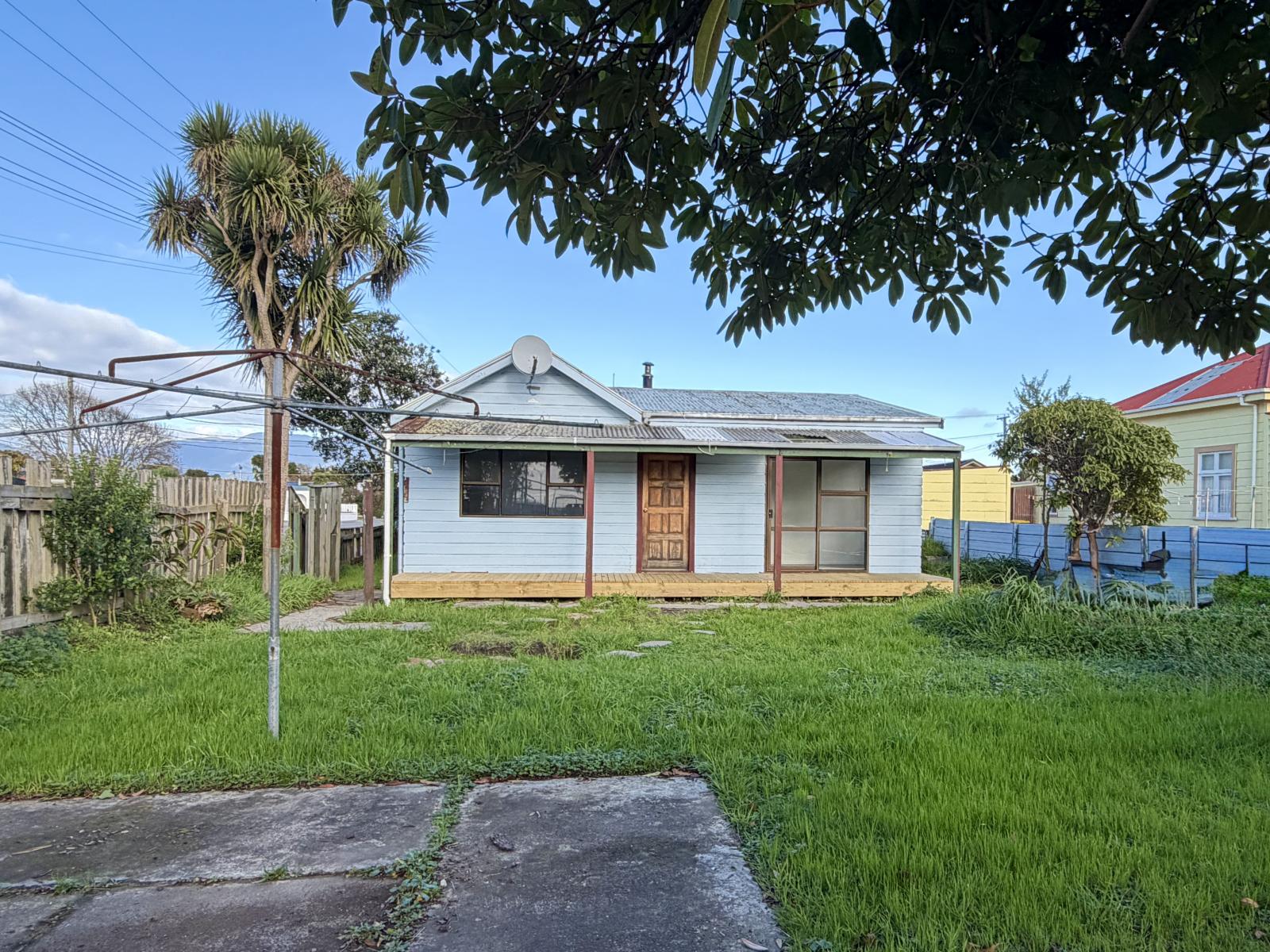 12 Russell Street, Westport