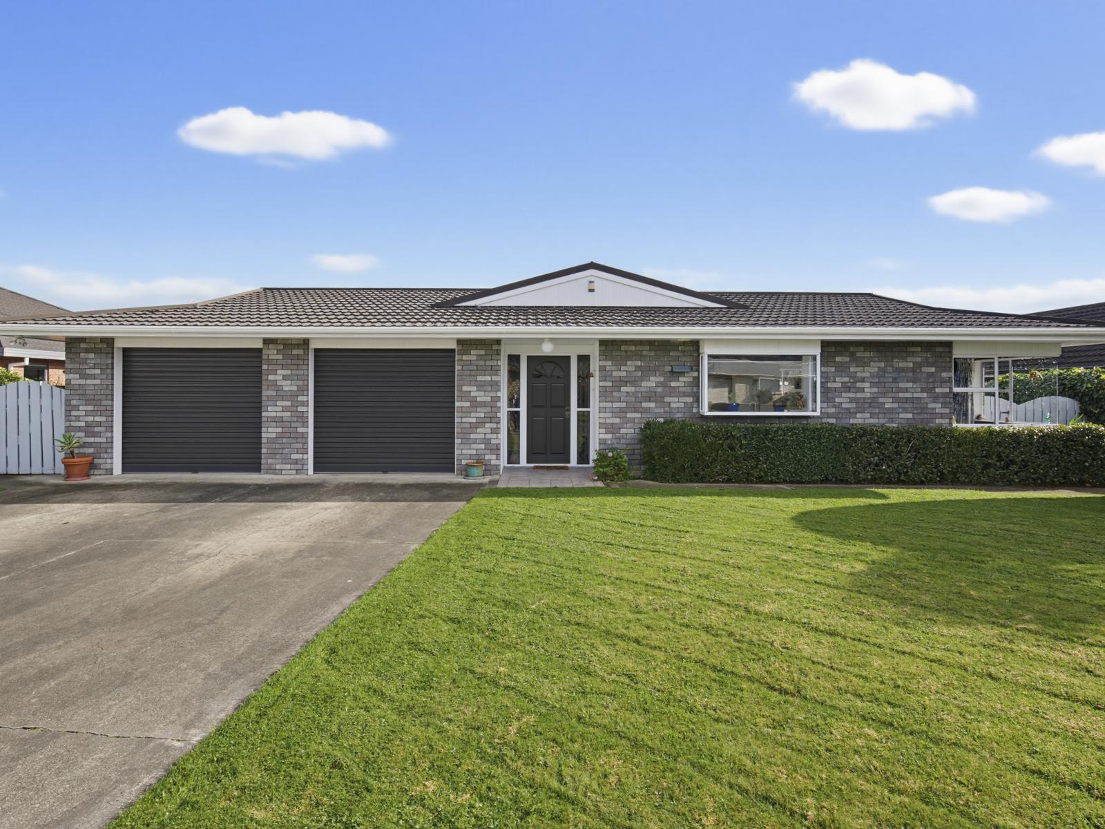 16 Easton Way, Levin