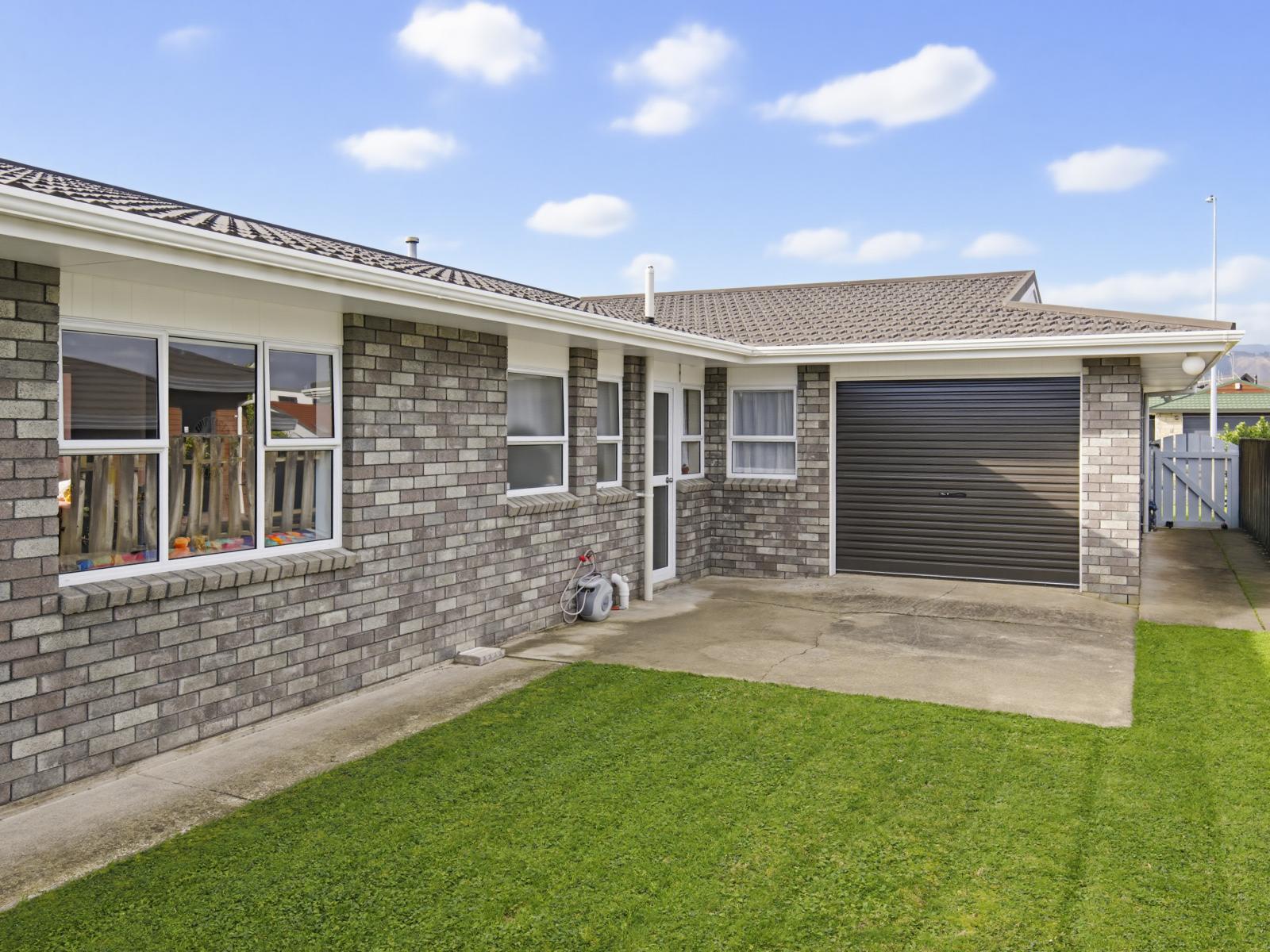 16 Easton Way, Levin