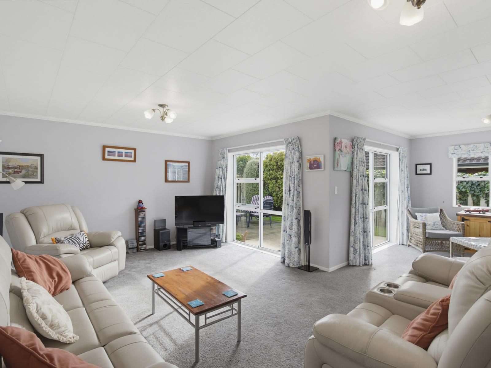 16 Easton Way, Levin