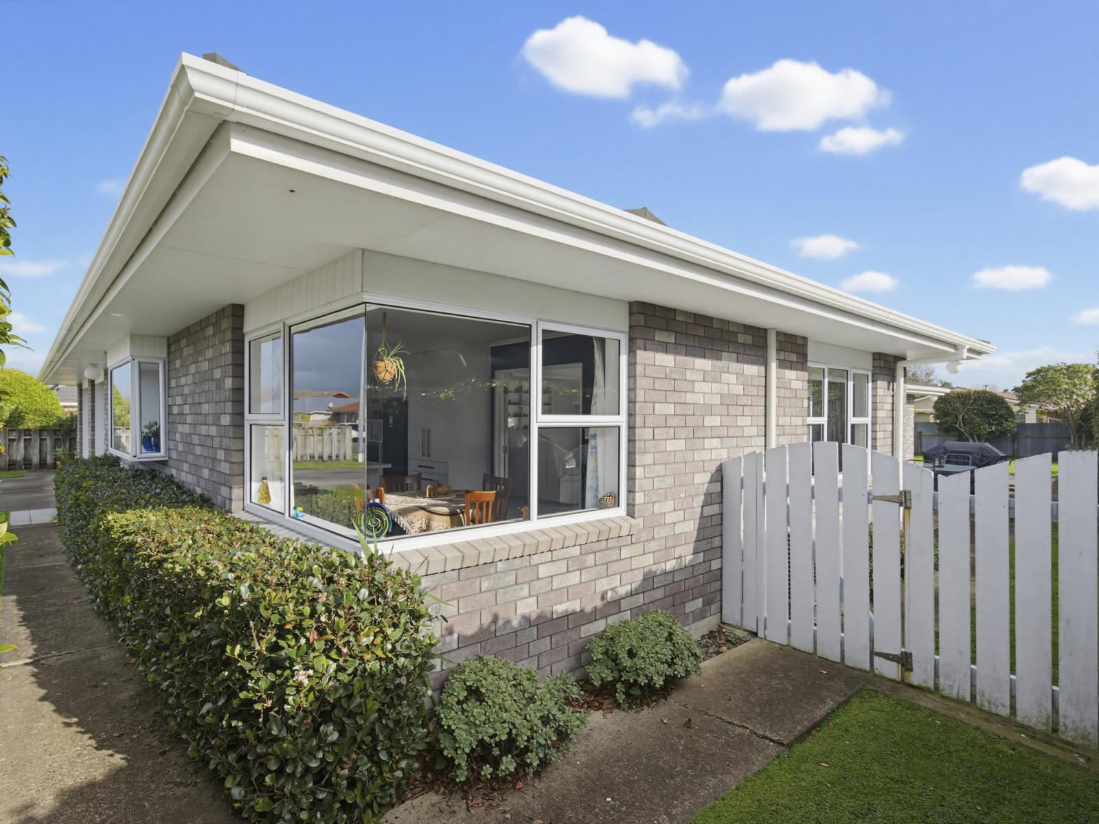 16 Easton Way, Levin