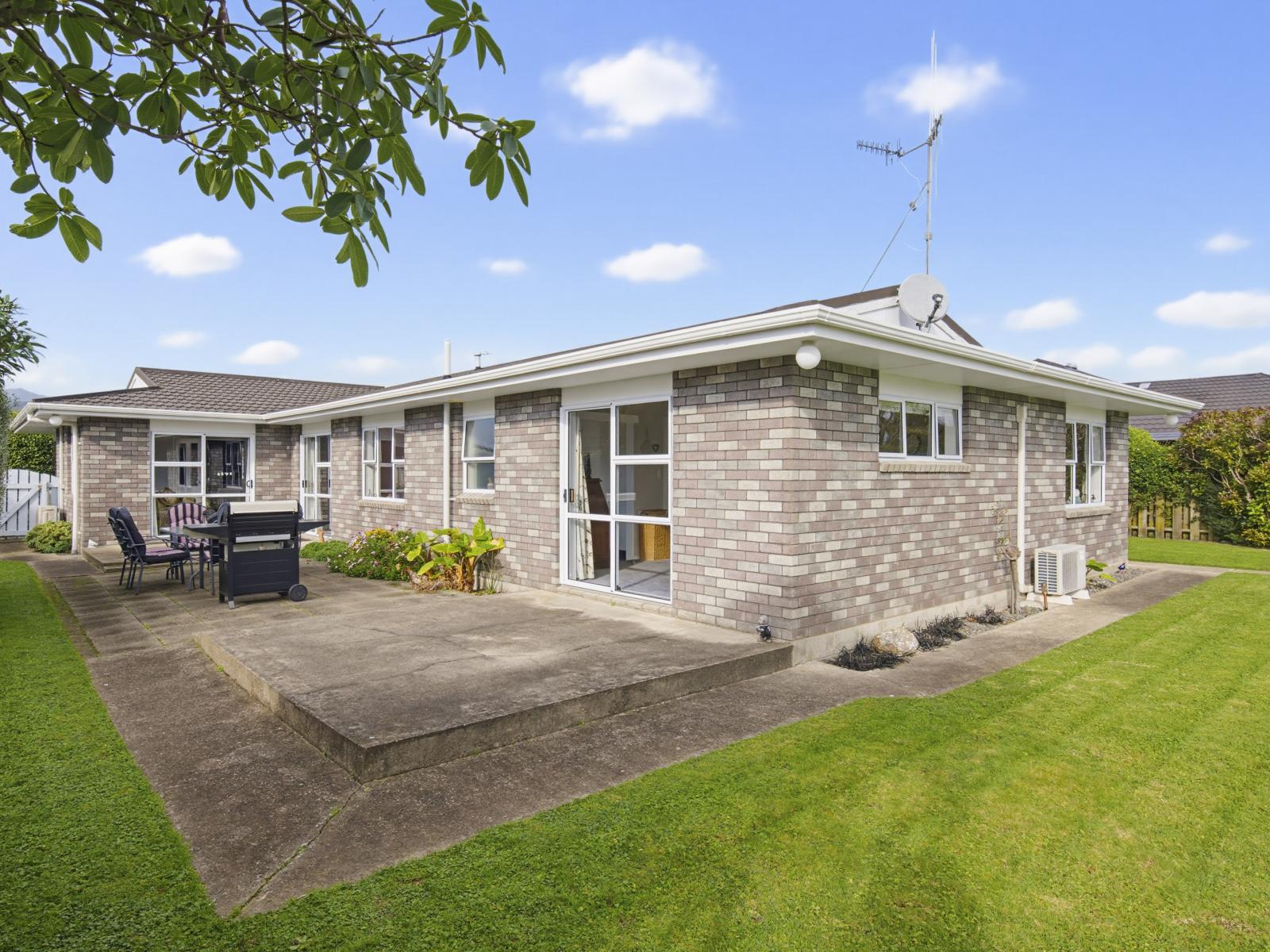 16 Easton Way, Levin