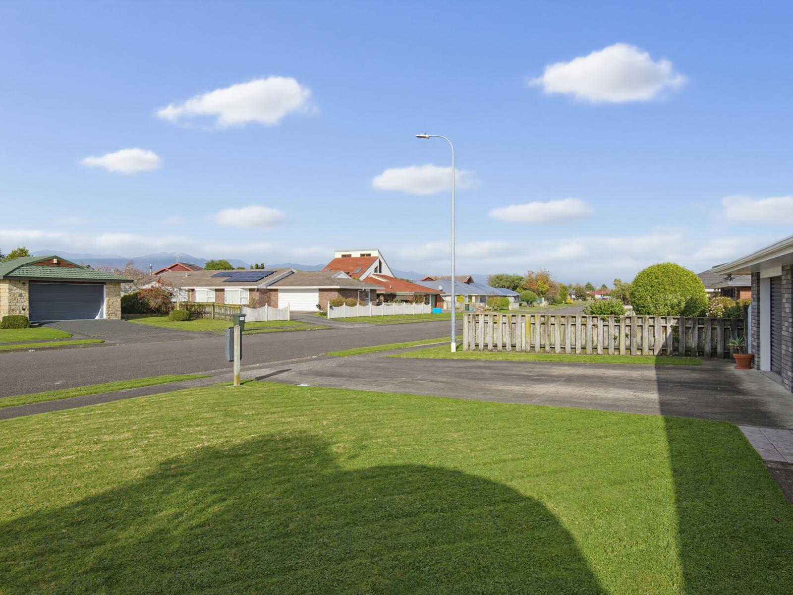 16 Easton Way, Levin