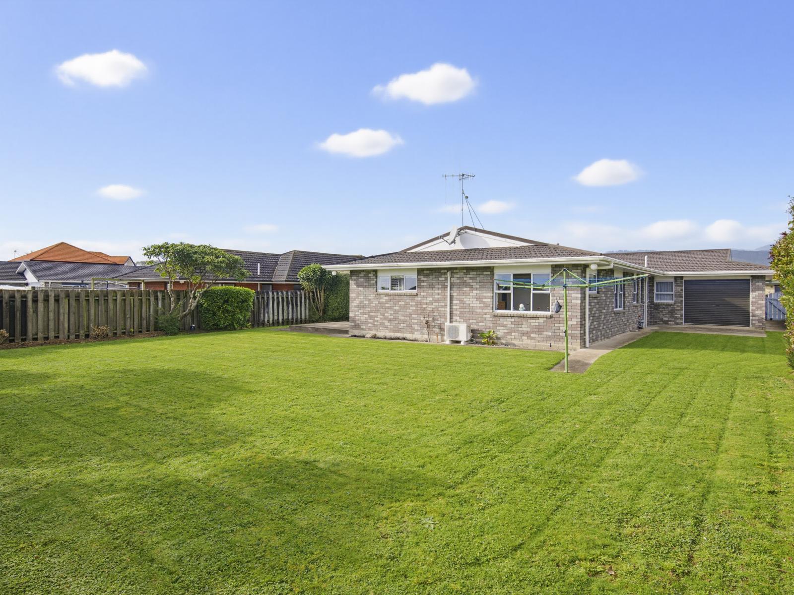 16 Easton Way, Levin