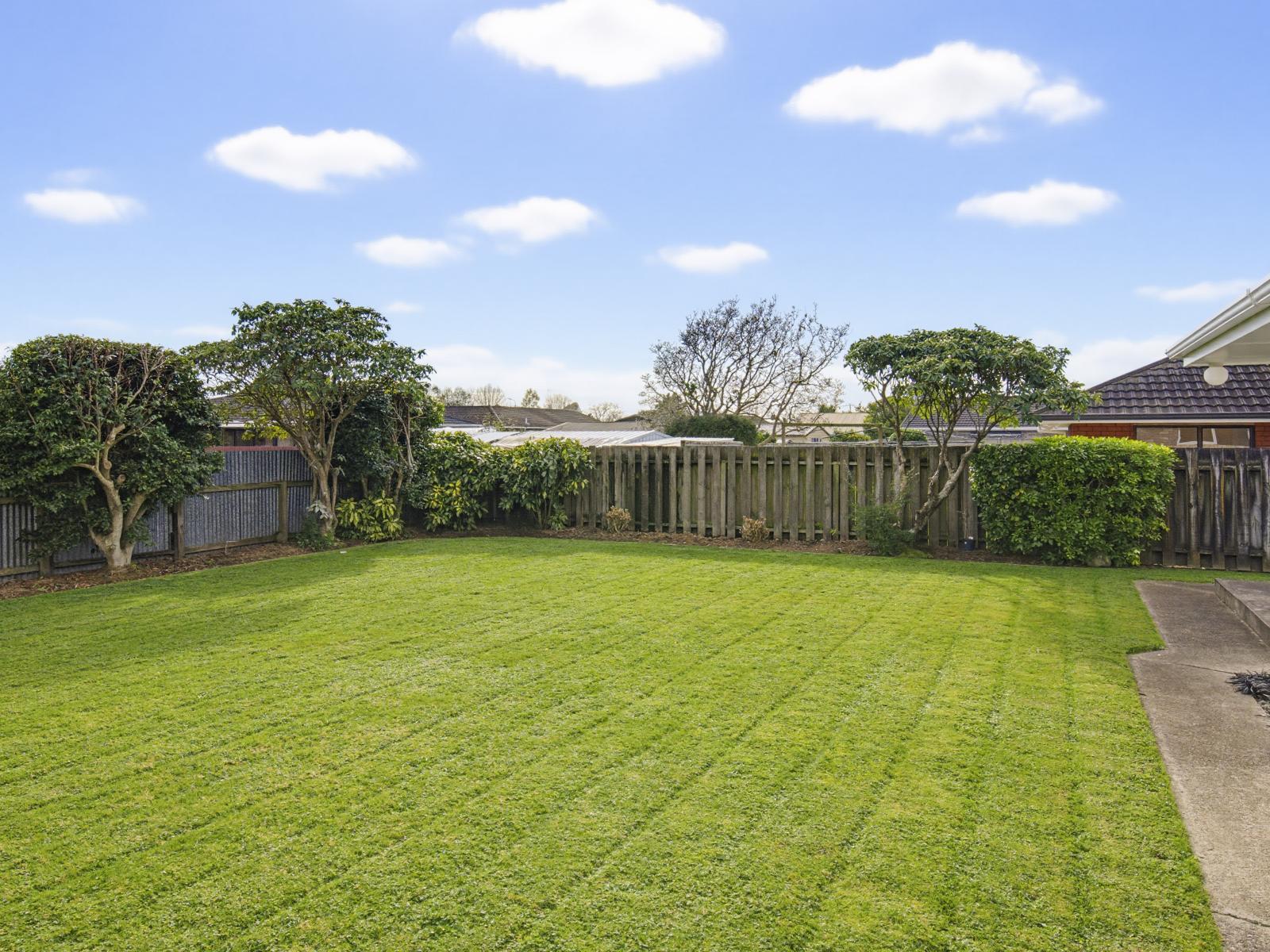 16 Easton Way, Levin