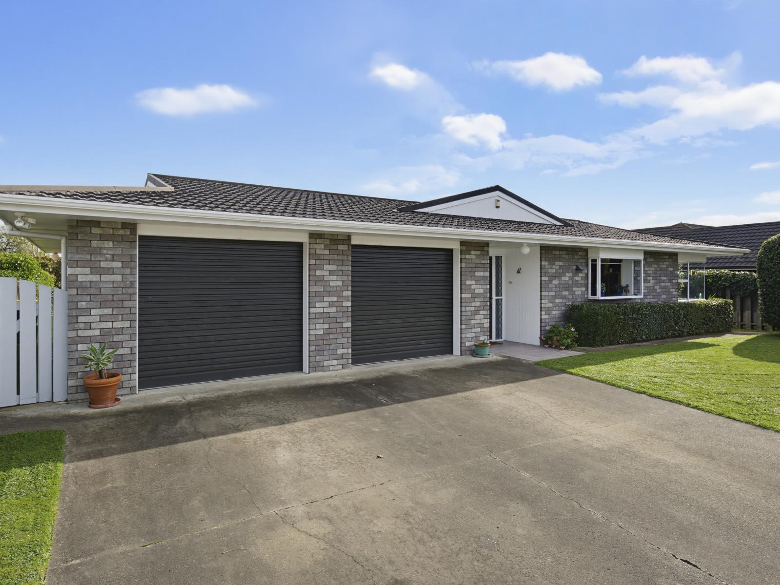 16 Easton Way, Levin