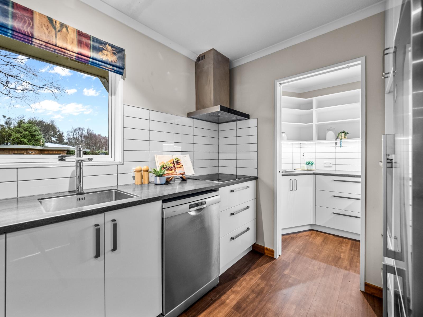55 Peters Street, Hinds