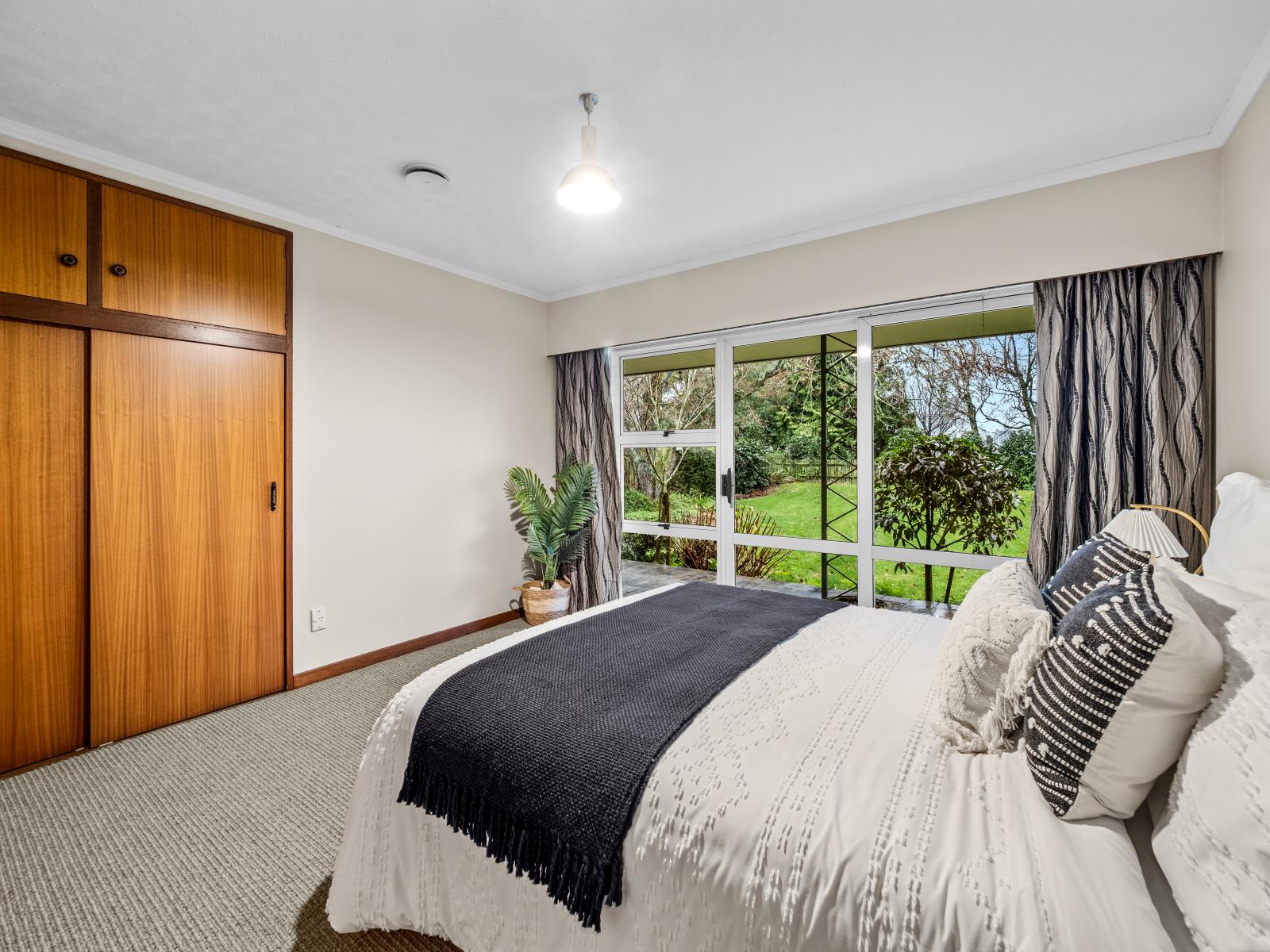 55 Peters Street, Hinds