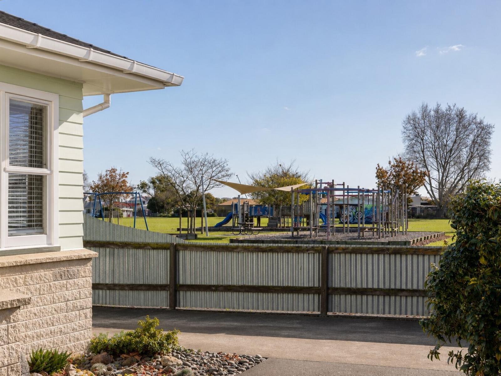 23 Allen Berry Avenue, Pirimai
