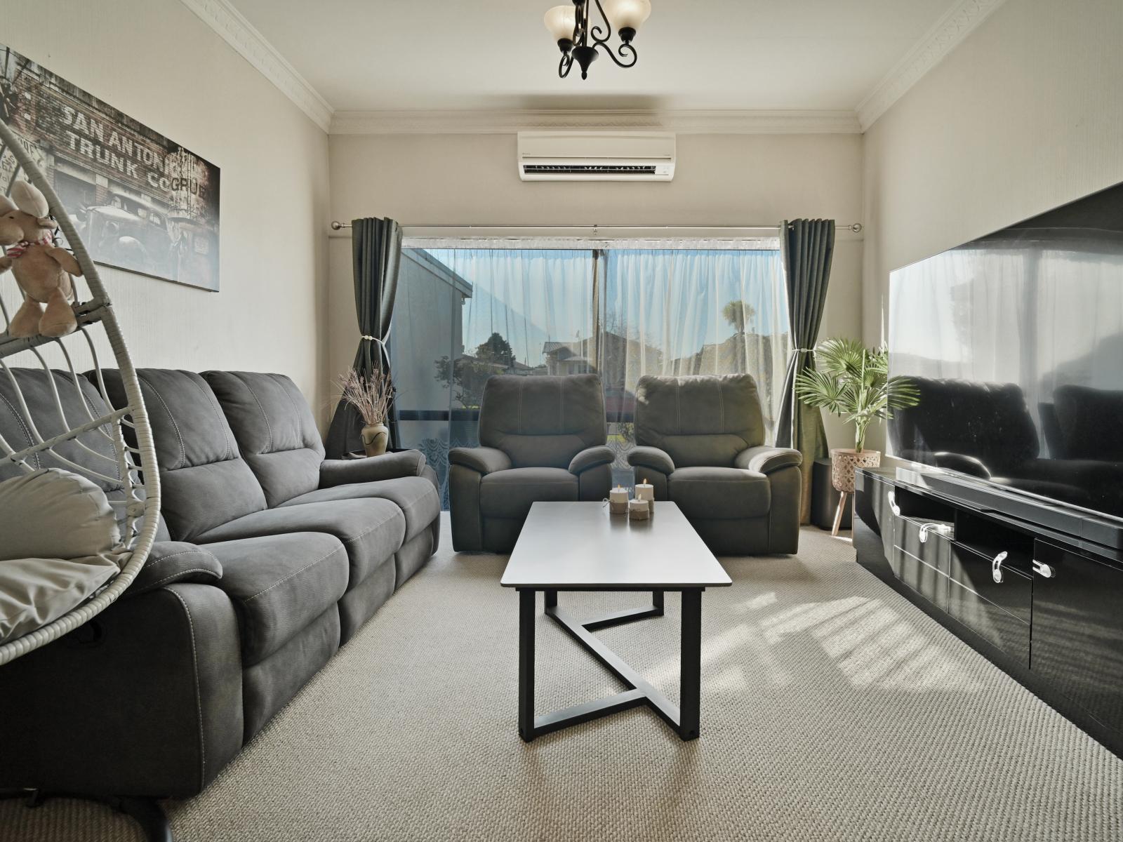 805 Queen Street East, Parkvale
