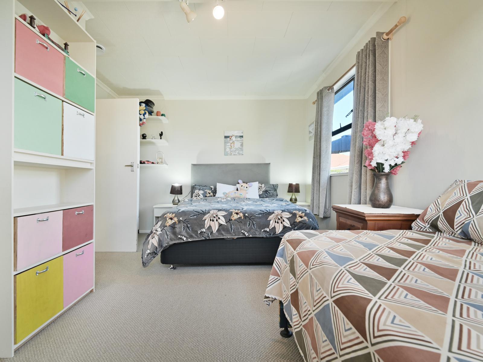 805 Queen Street East, Parkvale
