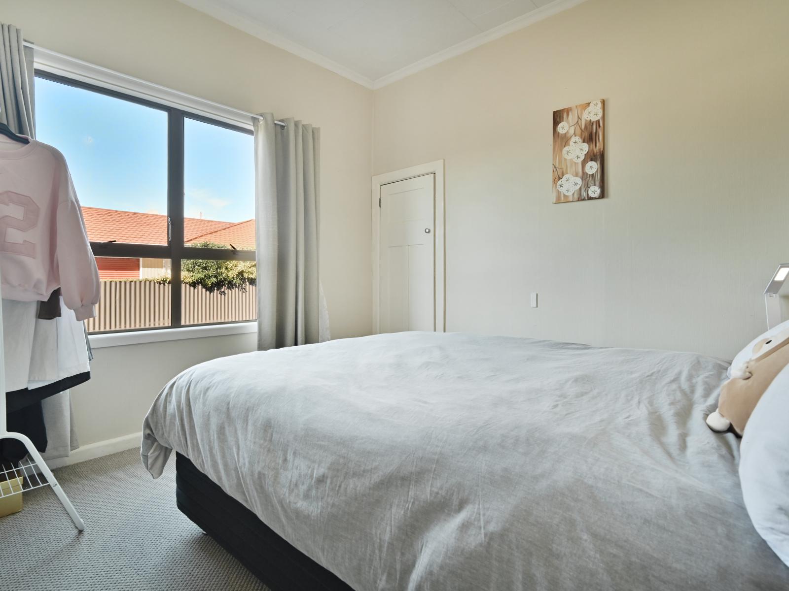 805 Queen Street East, Parkvale