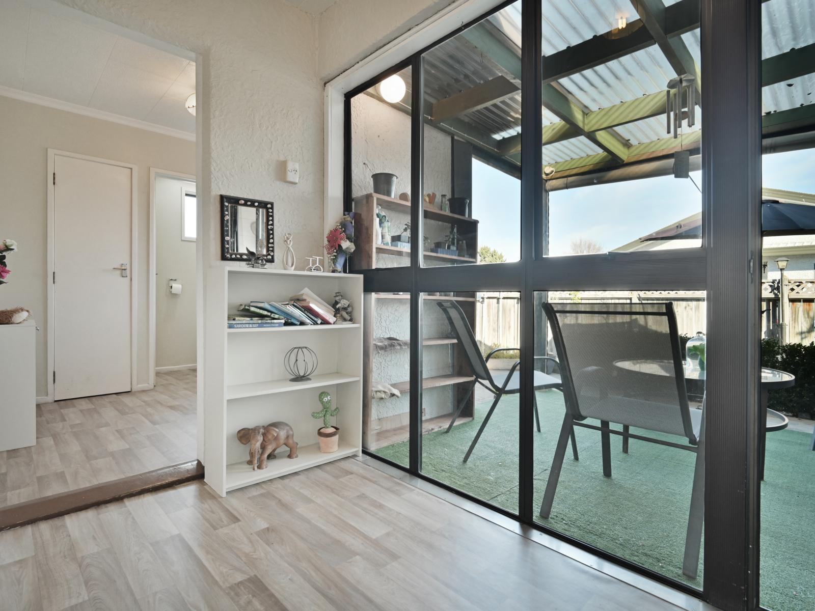 805 Queen Street East, Parkvale