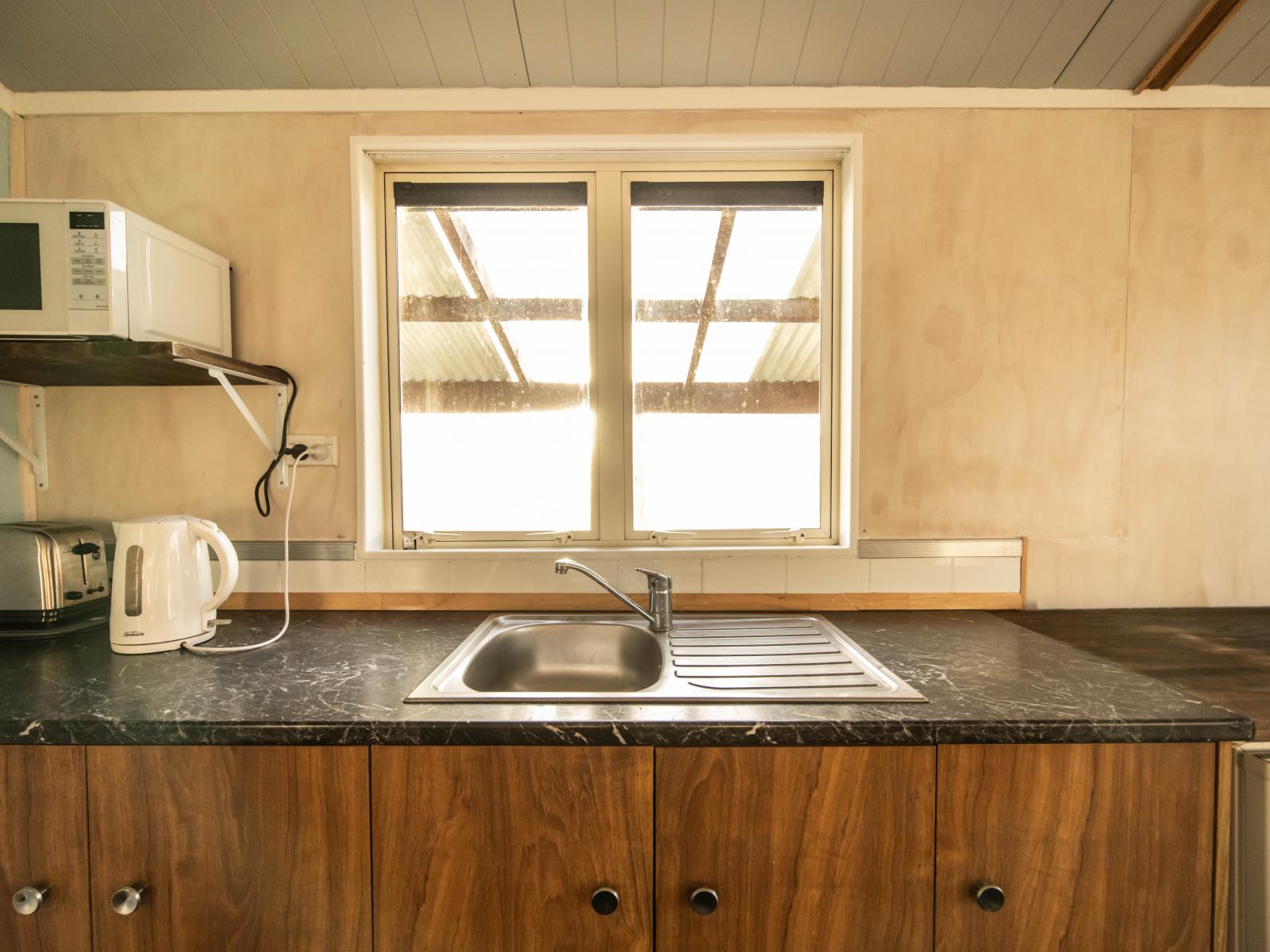 3125 State Highway 1, Sanson
