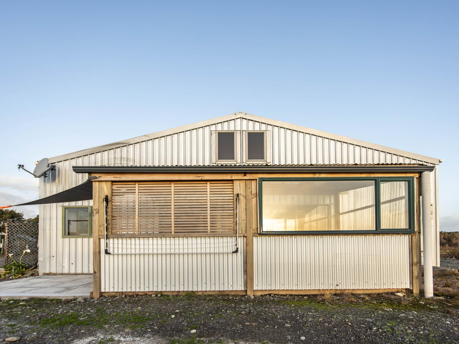 3125 State Highway 1, Sanson