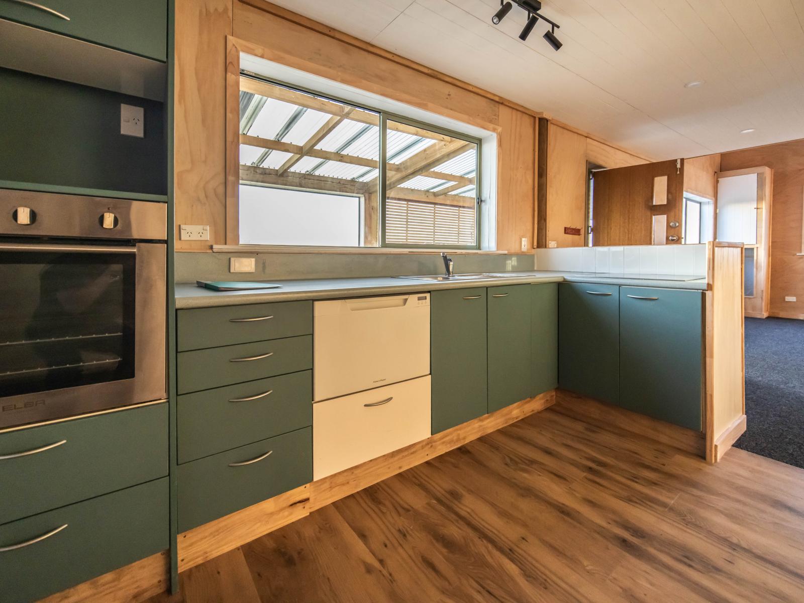 3125 State Highway 1, Sanson