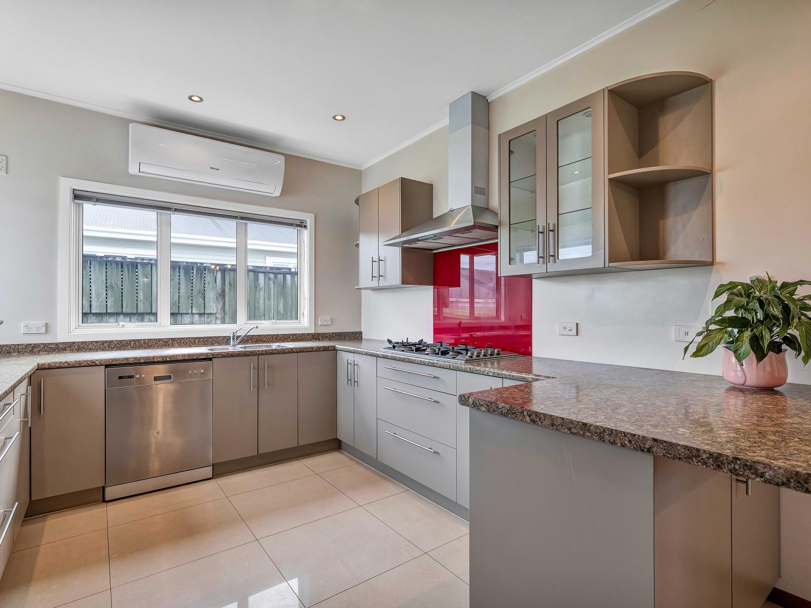 33 Beach Street, Fitzroy