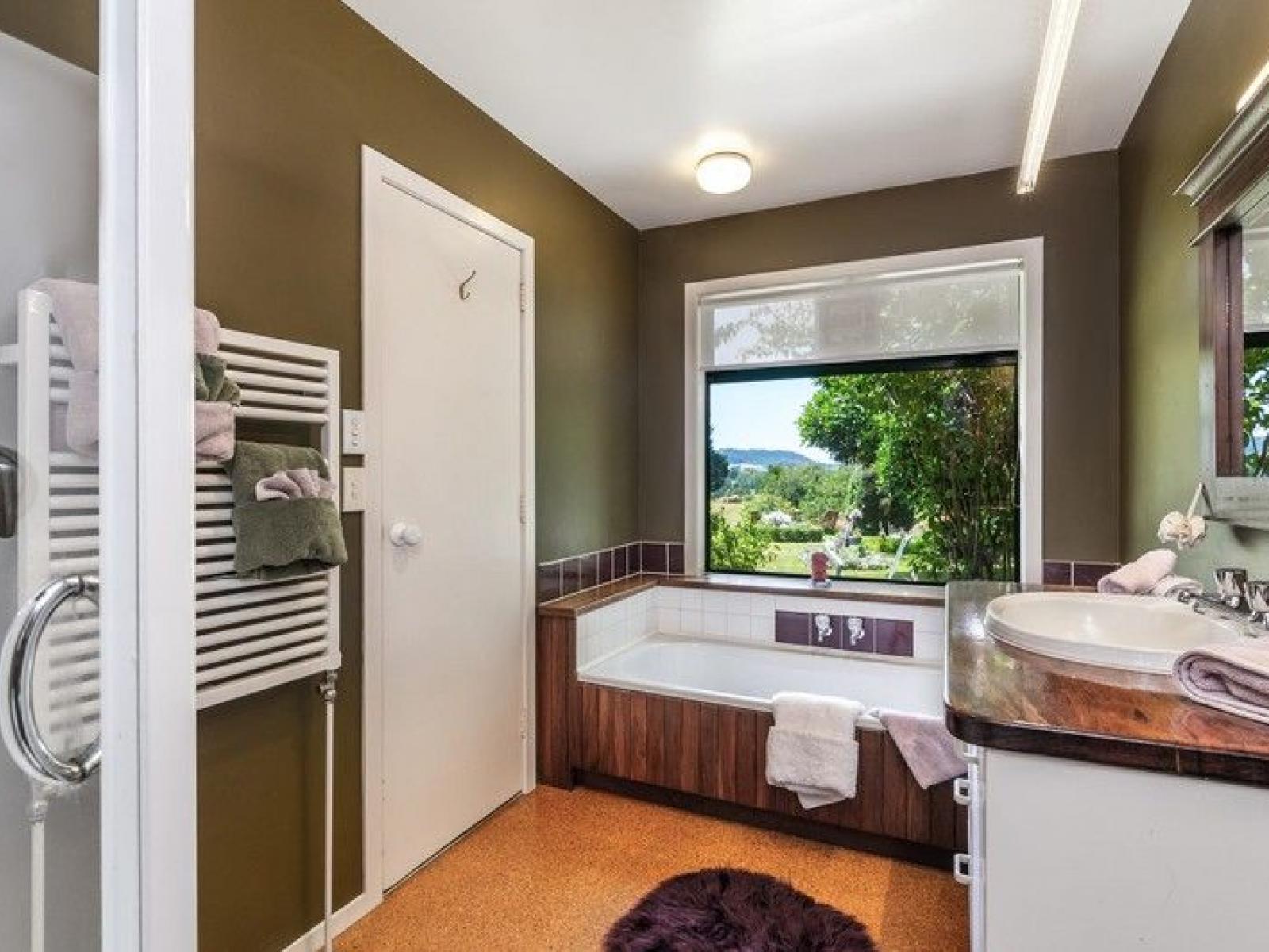 3245 Poihipi Road, Marotiri