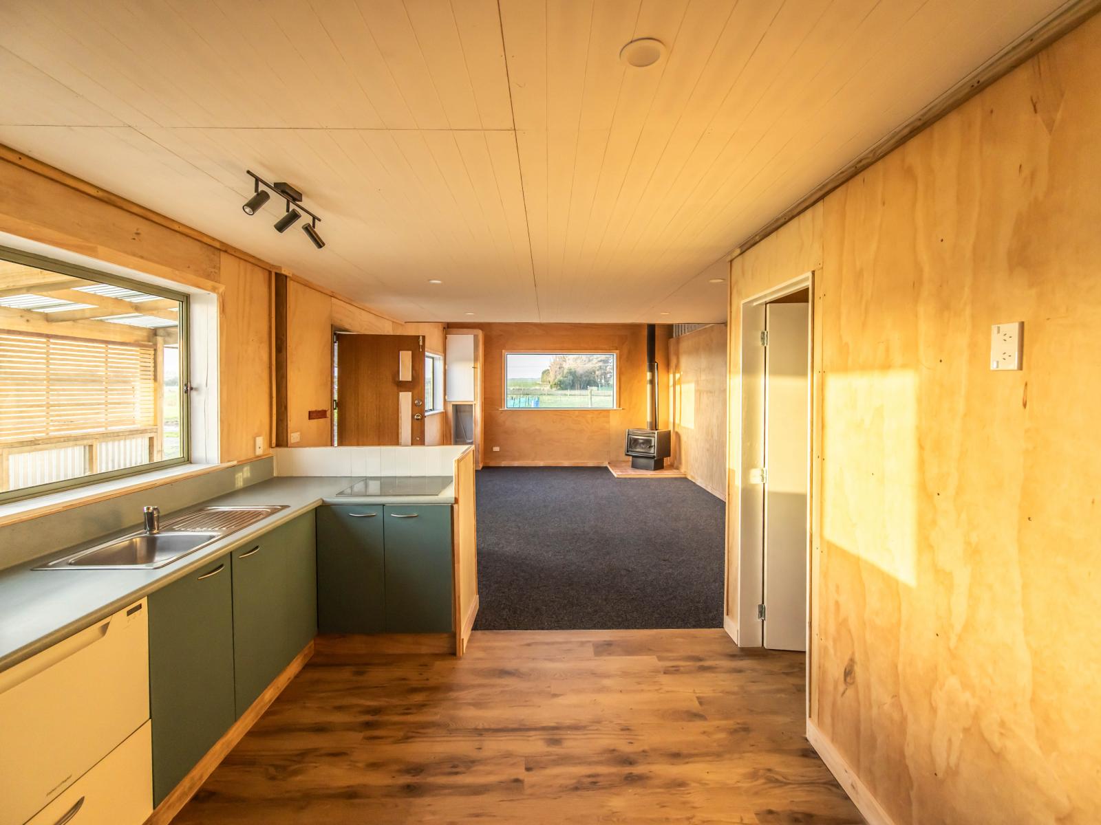 3125 State Highway 1, Sanson