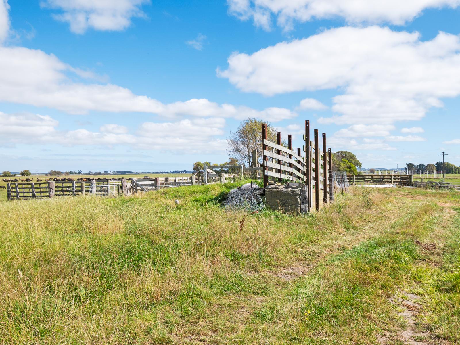 3125 State Highway 1, Sanson