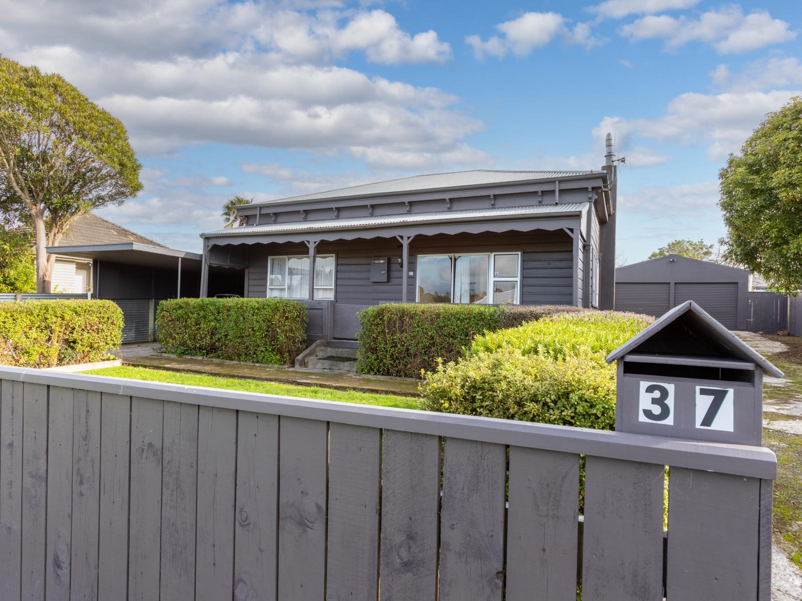 37 Burgoyne Street, Woodville