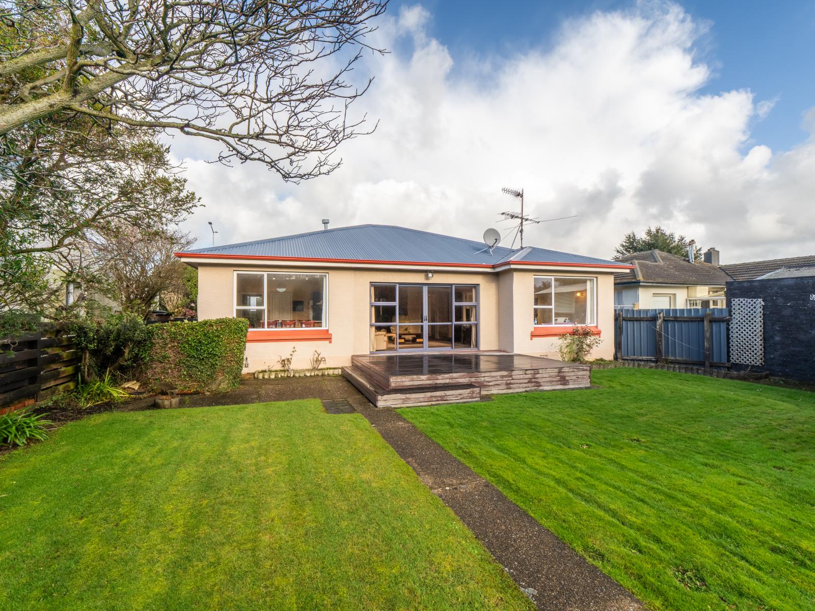 522 Tay Street, Hawthorndale