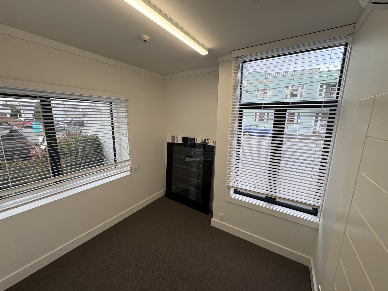 200 Warren Street North, Hastings