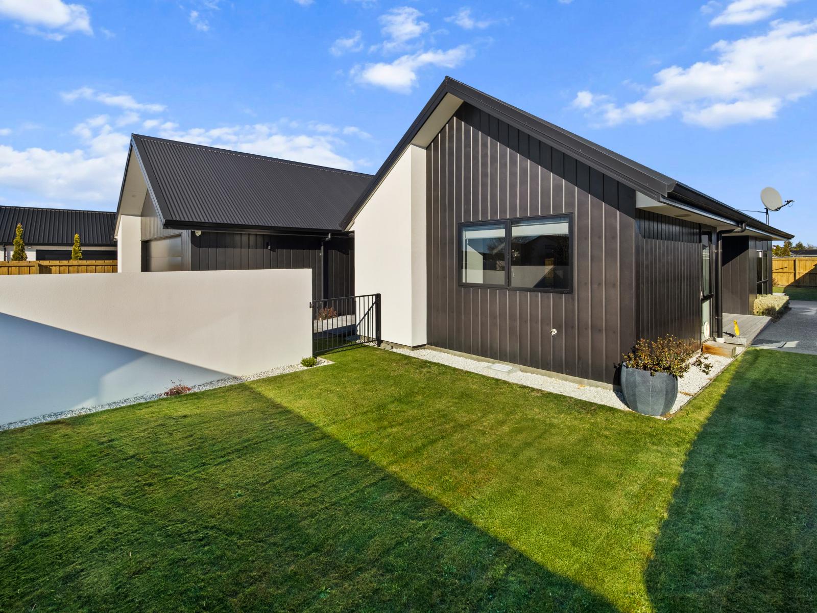 8 Redhaven Rise, Netherby