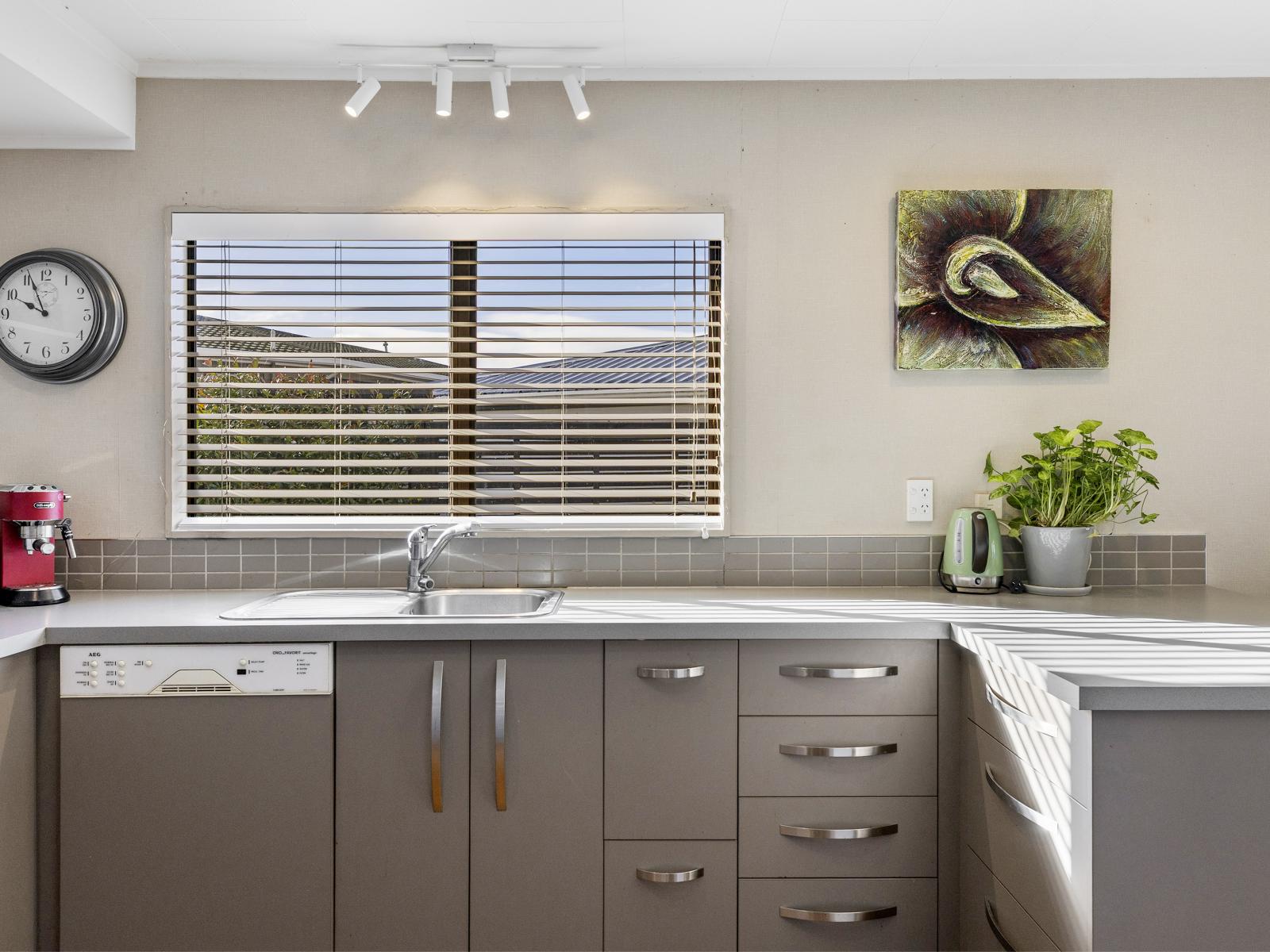 6B Chase Grove, Nukuhau