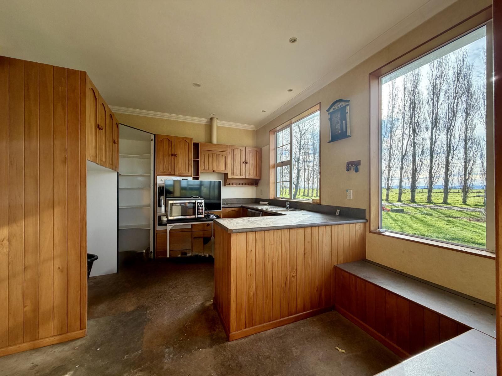 610 Grove Bush Woodlands Road, Mabel Bush