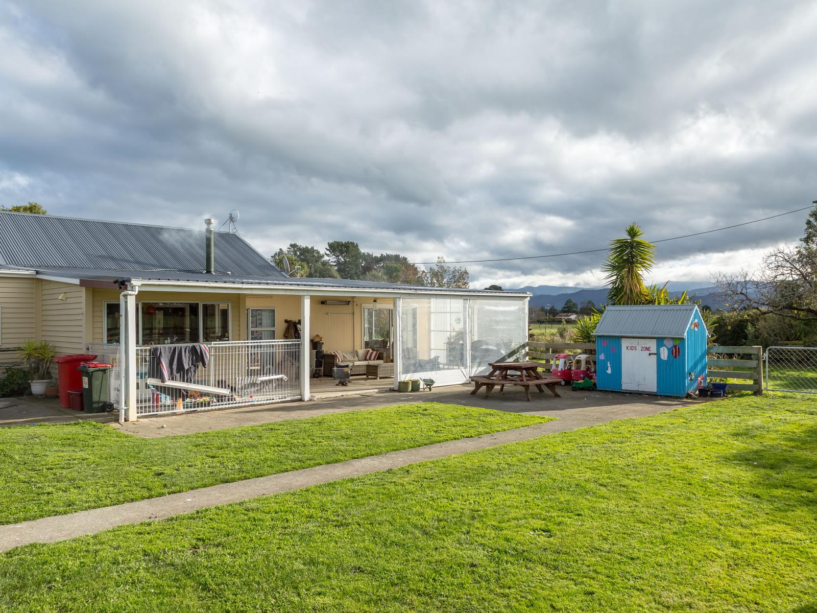 30 Dorset Road, Carterton