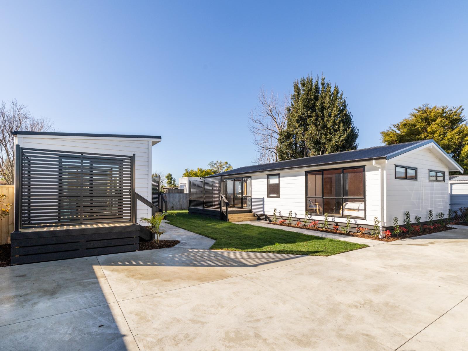 908A Outram Road, Akina