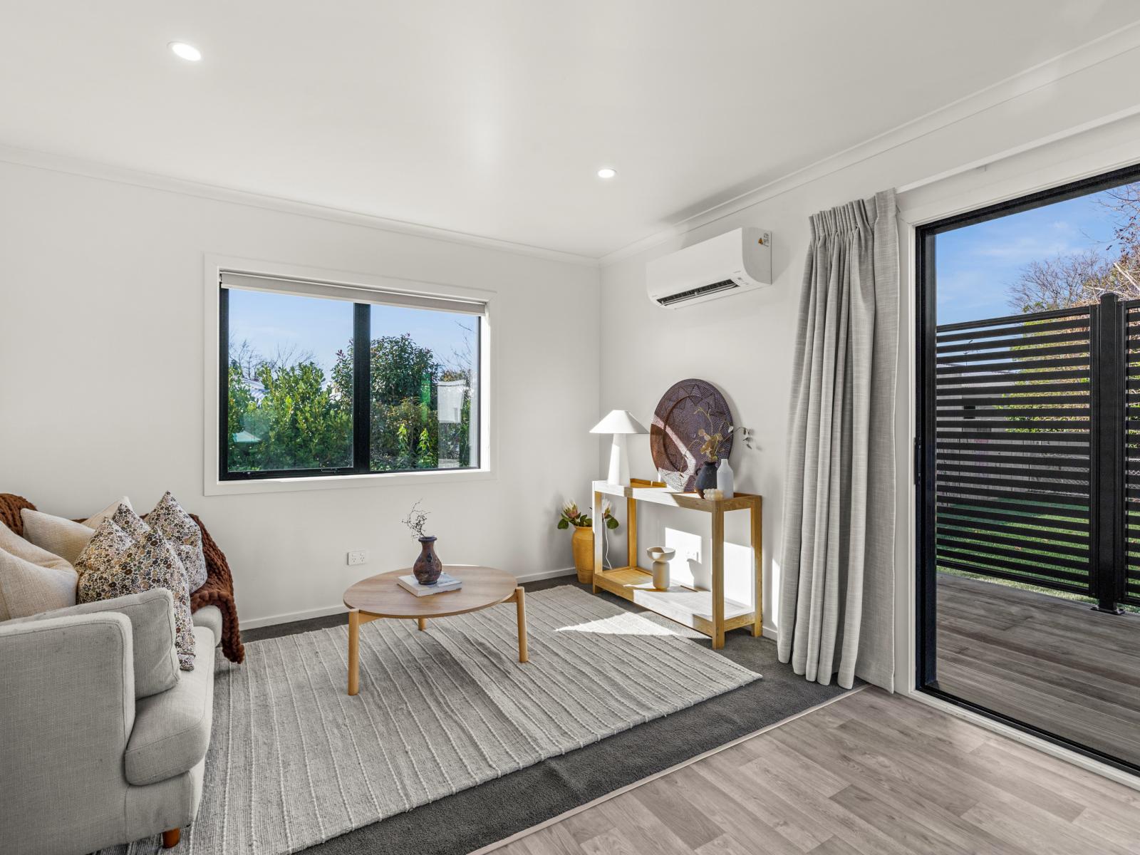 908A Outram Road, Akina