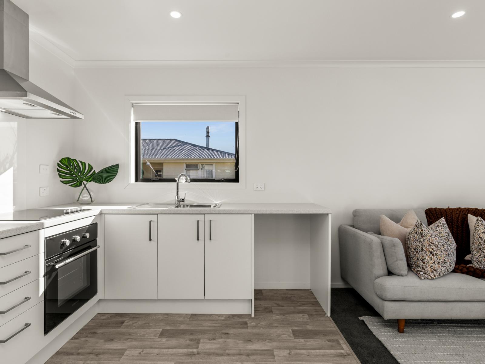908A Outram Road, Akina