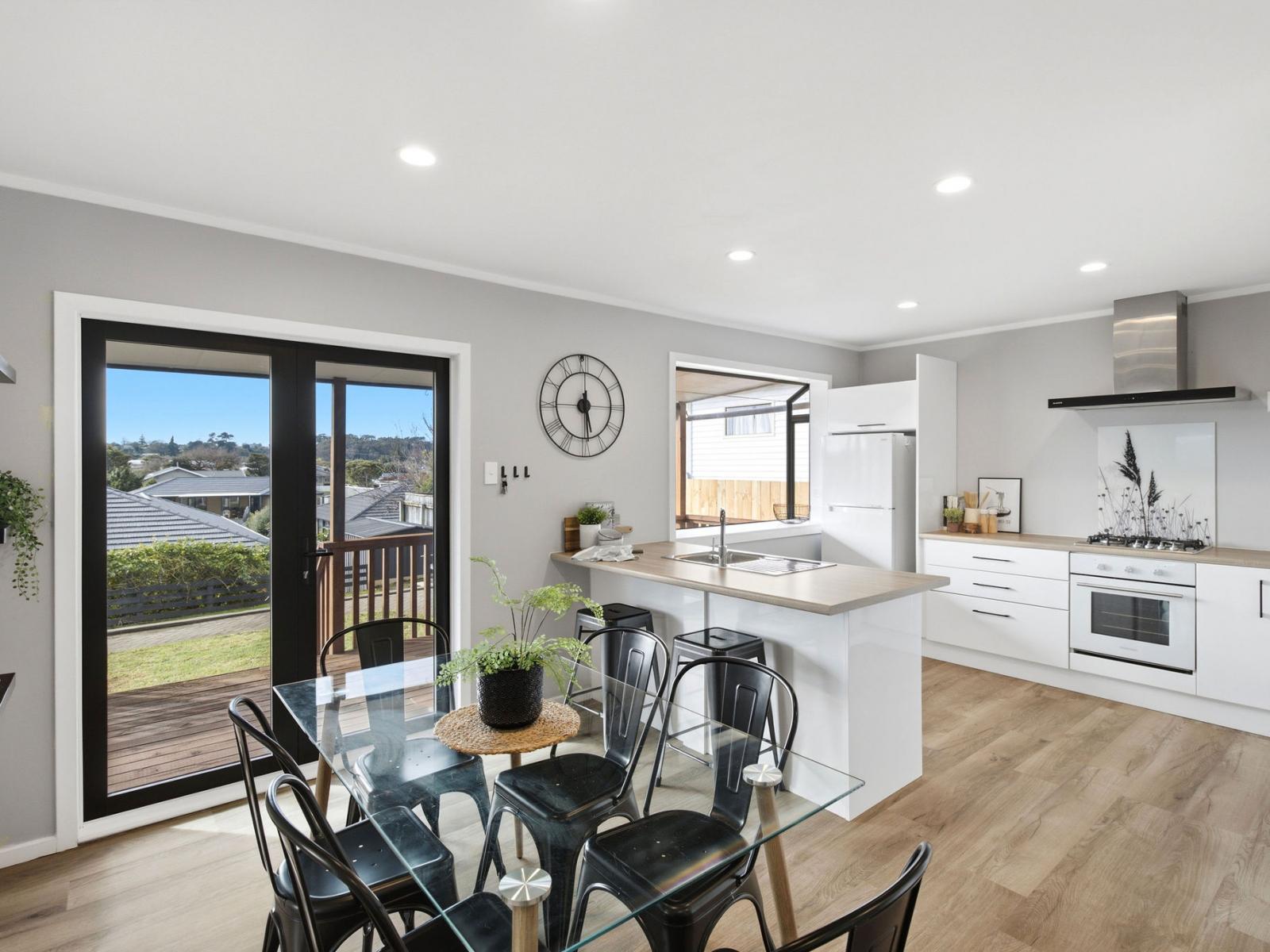 18 Lincoln Road, Springvale
