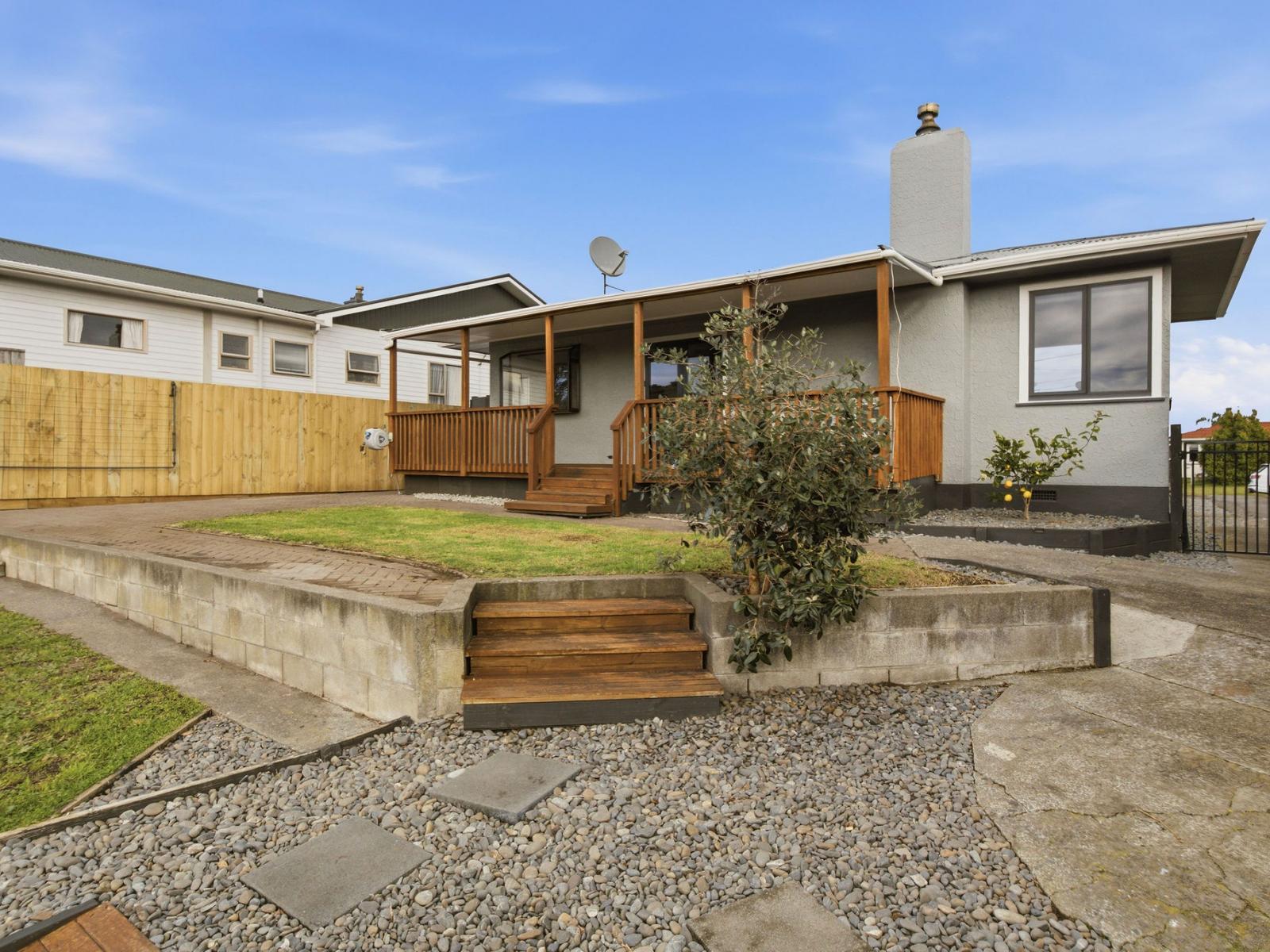 18 Lincoln Road, Springvale