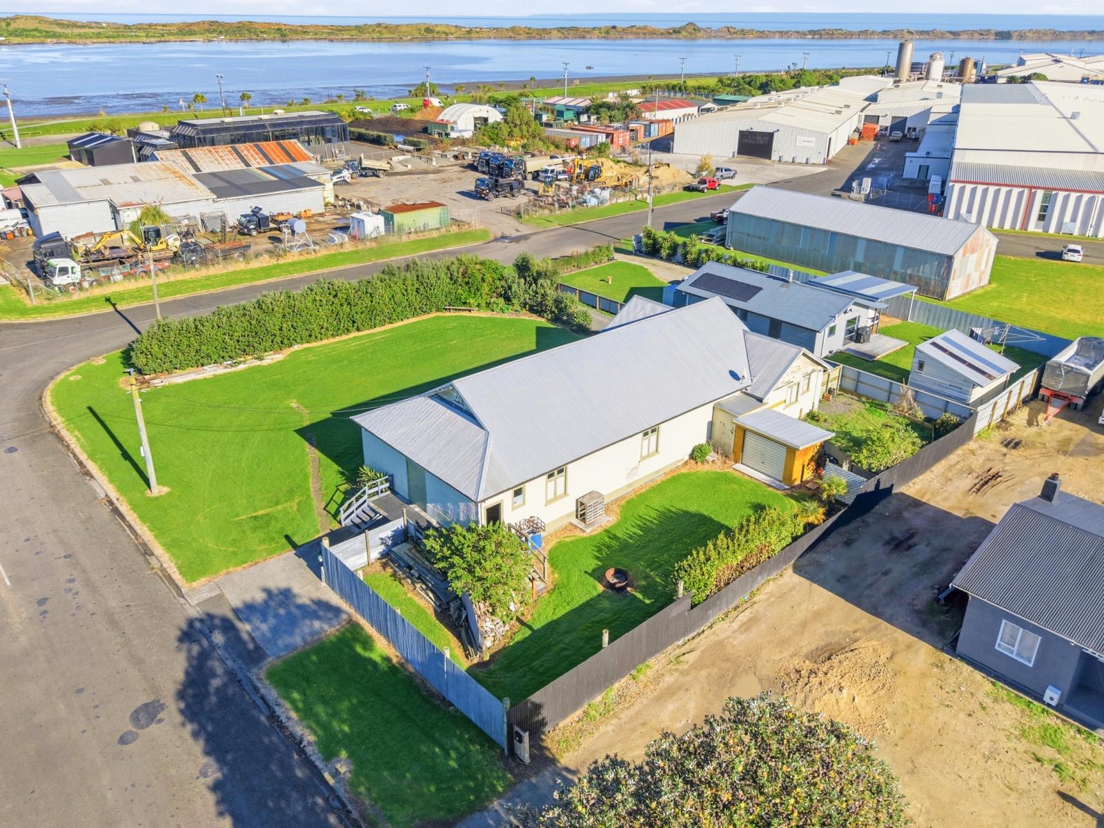 18 Beach Road, Castlecliff