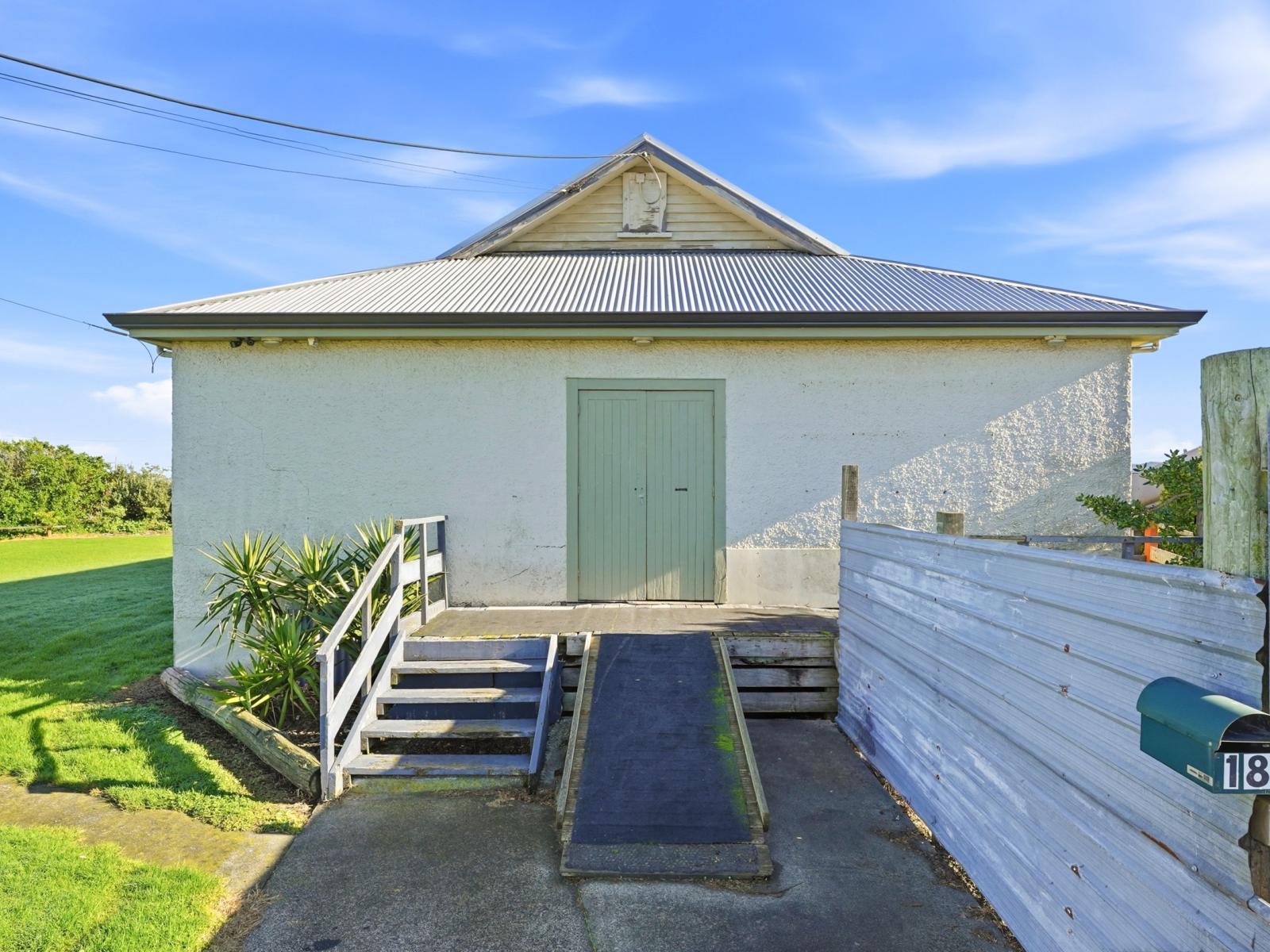 18 Beach Road, Castlecliff