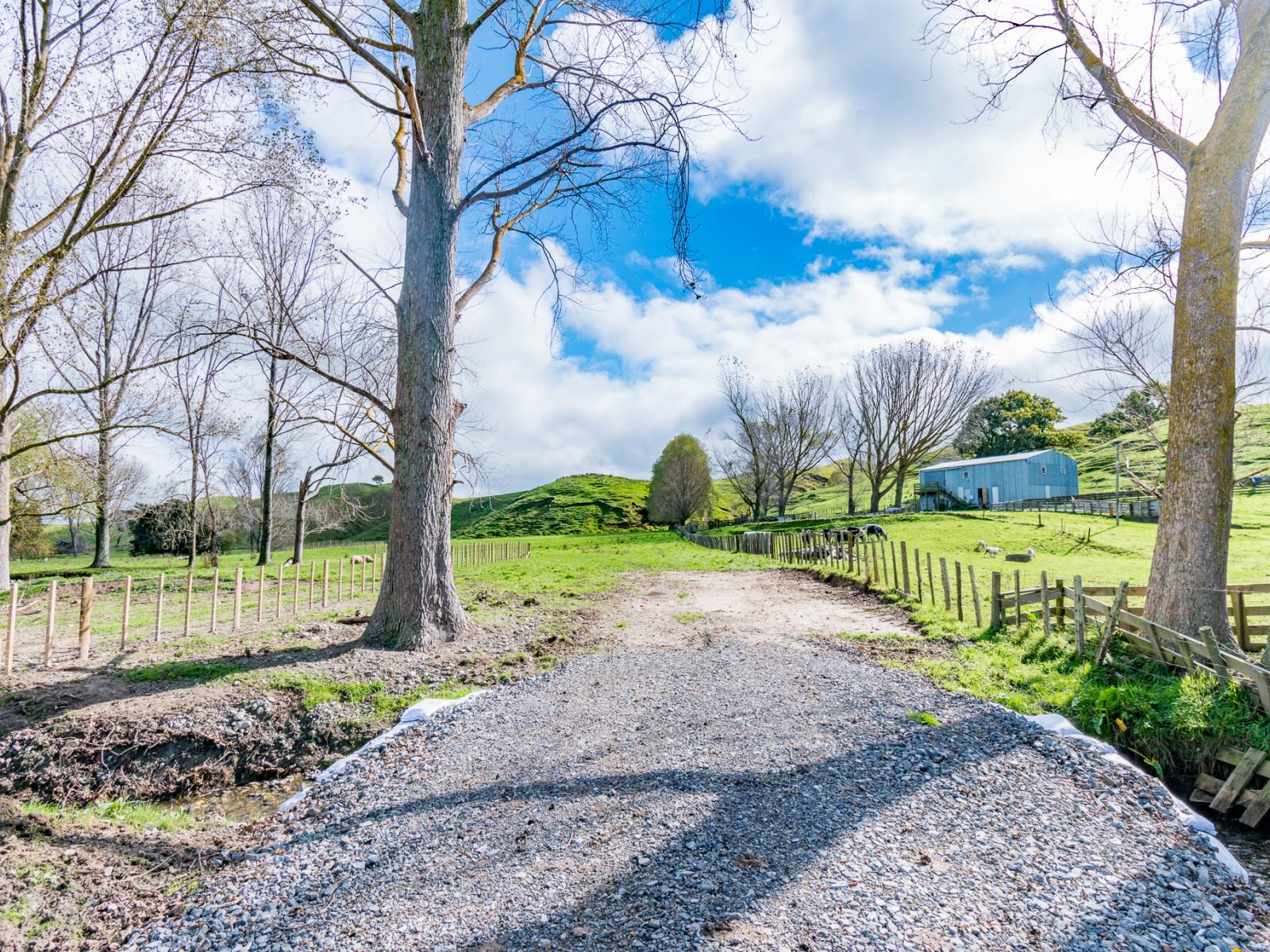 411 Valley Road, Colyton