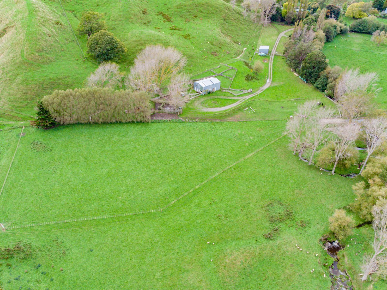 411 Valley Road, Colyton