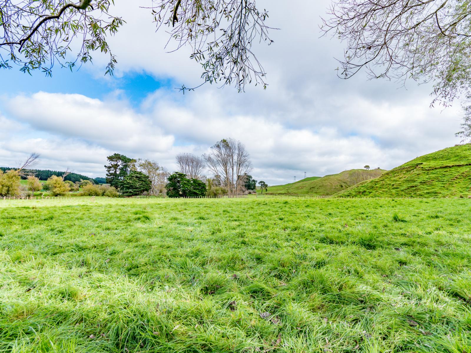 411 Valley Road, Colyton