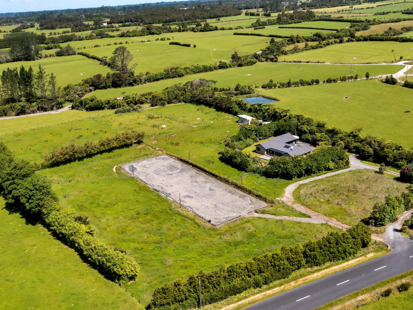 1955 Egmont Road, Kaimiro