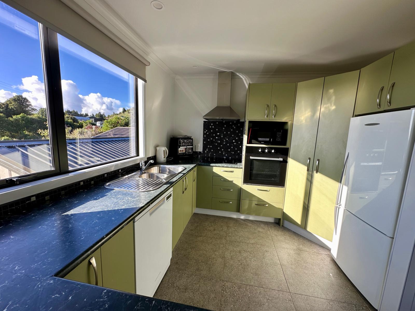 4 Horncastle Crescent, Little Wanganui