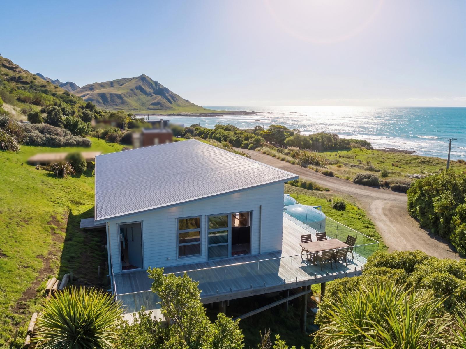 569B Te Awaiti Road, Tora