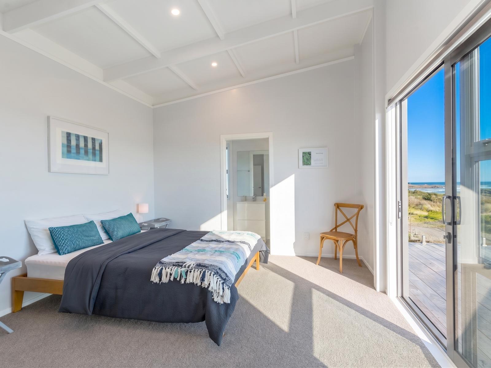 569B Te Awaiti Road, Tora