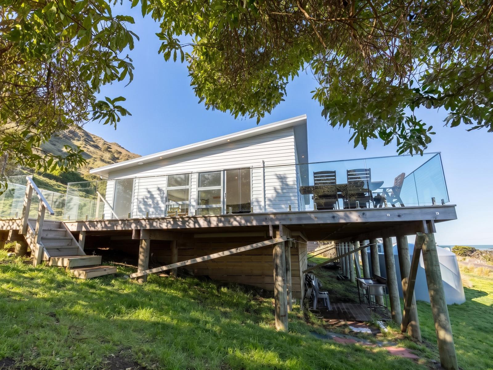 569B Te Awaiti Road, Tora