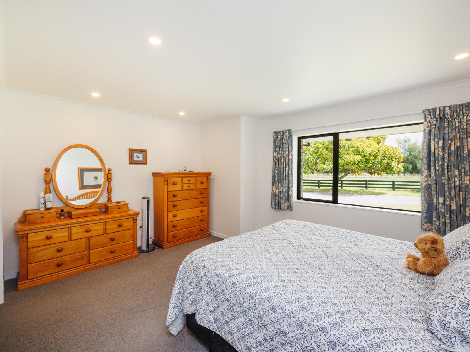 512 Milson Line, Newbury